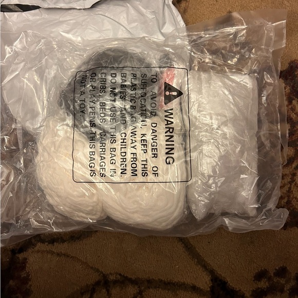 Large Size Chenille Panda 🐼Crochet 🧶 Kit for Beginners - Picture 9 of 10